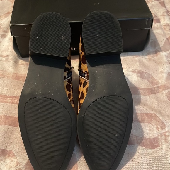 Steven Madden leopard ankle booties. - Picture 5 of 6